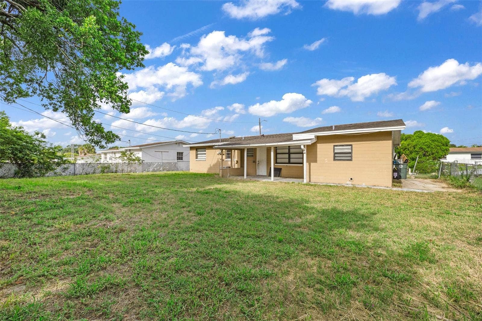 1031 CADILLAC DRIVE, Daytona Beach, FL 32117