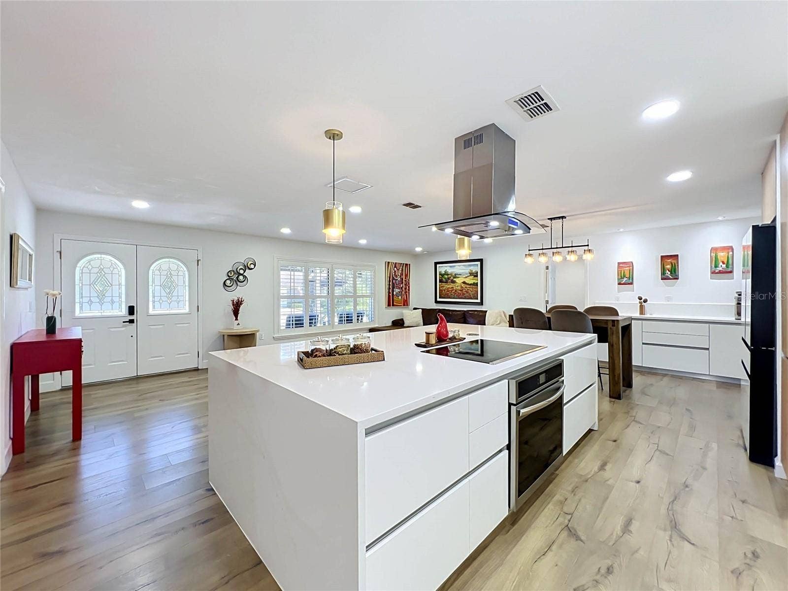 161 WHITE OAK CIRCLE, Maitland, FL 32751 161 WHITE OAK CIRCLE, Maitland, FL 32751