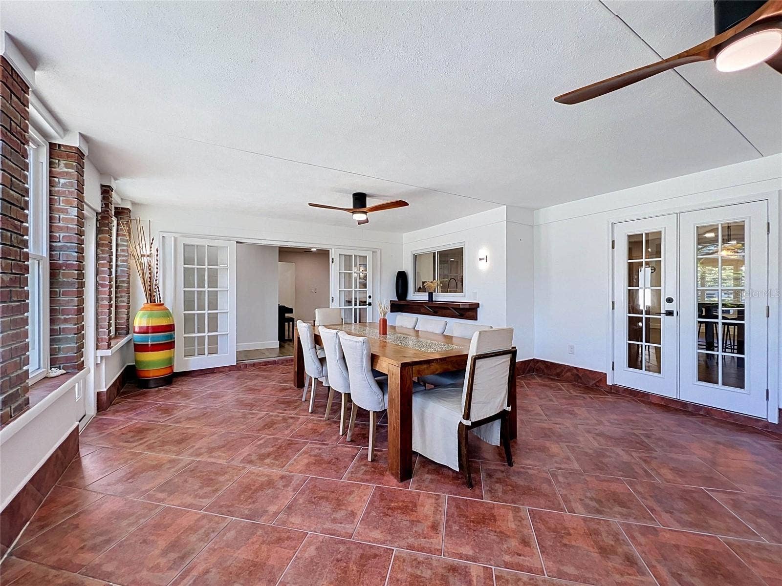 161 WHITE OAK CIRCLE, Maitland, FL 32751 161 WHITE OAK CIRCLE, Maitland, FL 32751