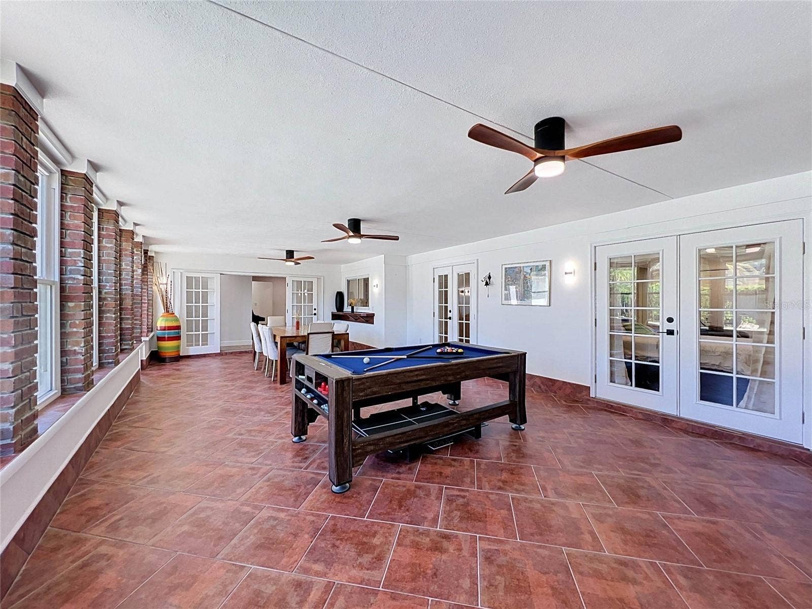 161 WHITE OAK CIRCLE, Maitland, FL 32751 161 WHITE OAK CIRCLE, Maitland, FL 32751