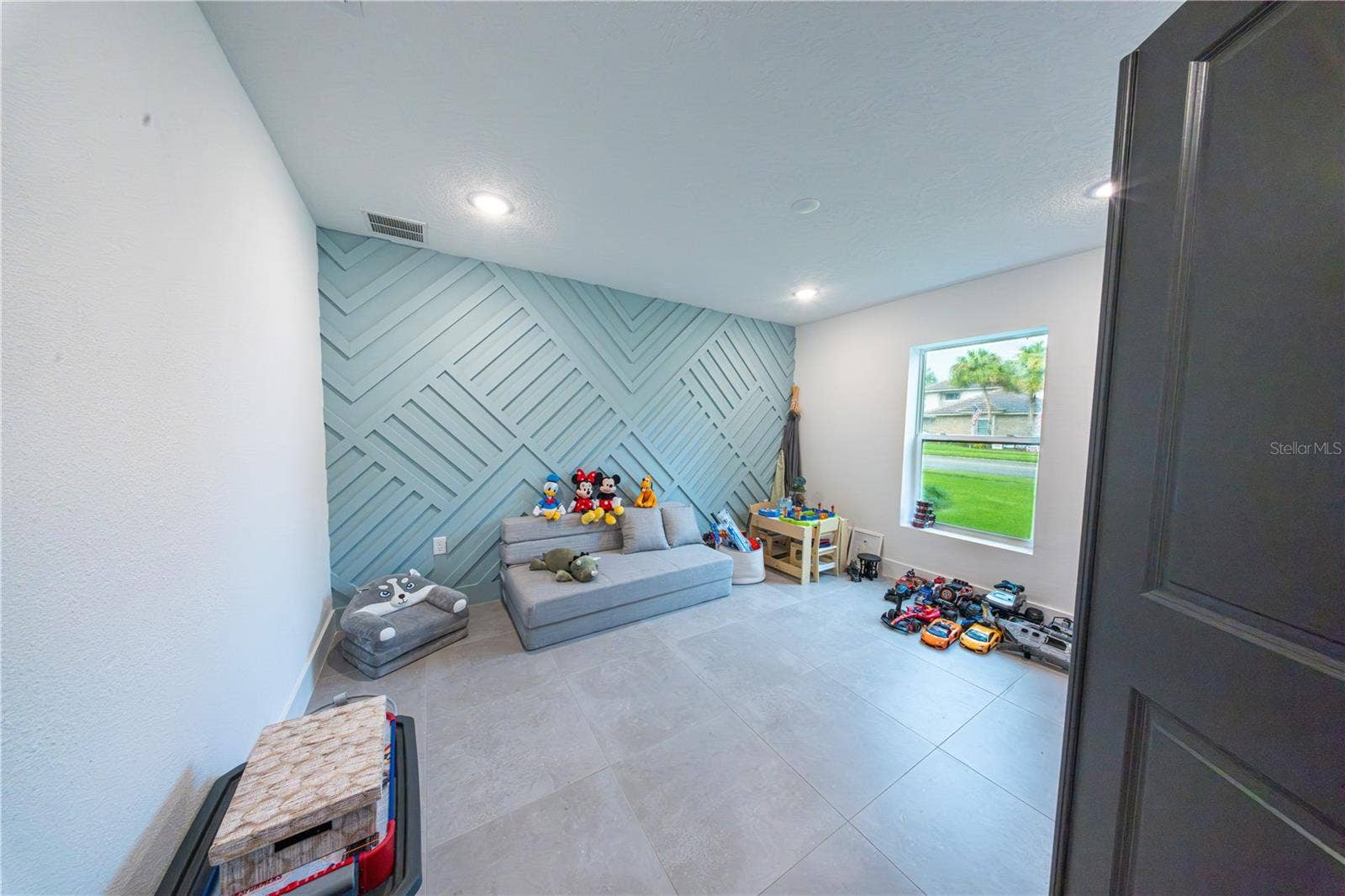 9197 BAY HILL BOULEVARD, Orlando, FL 32819 9197 BAY HILL BOULEVARD, Orlando, FL 32819