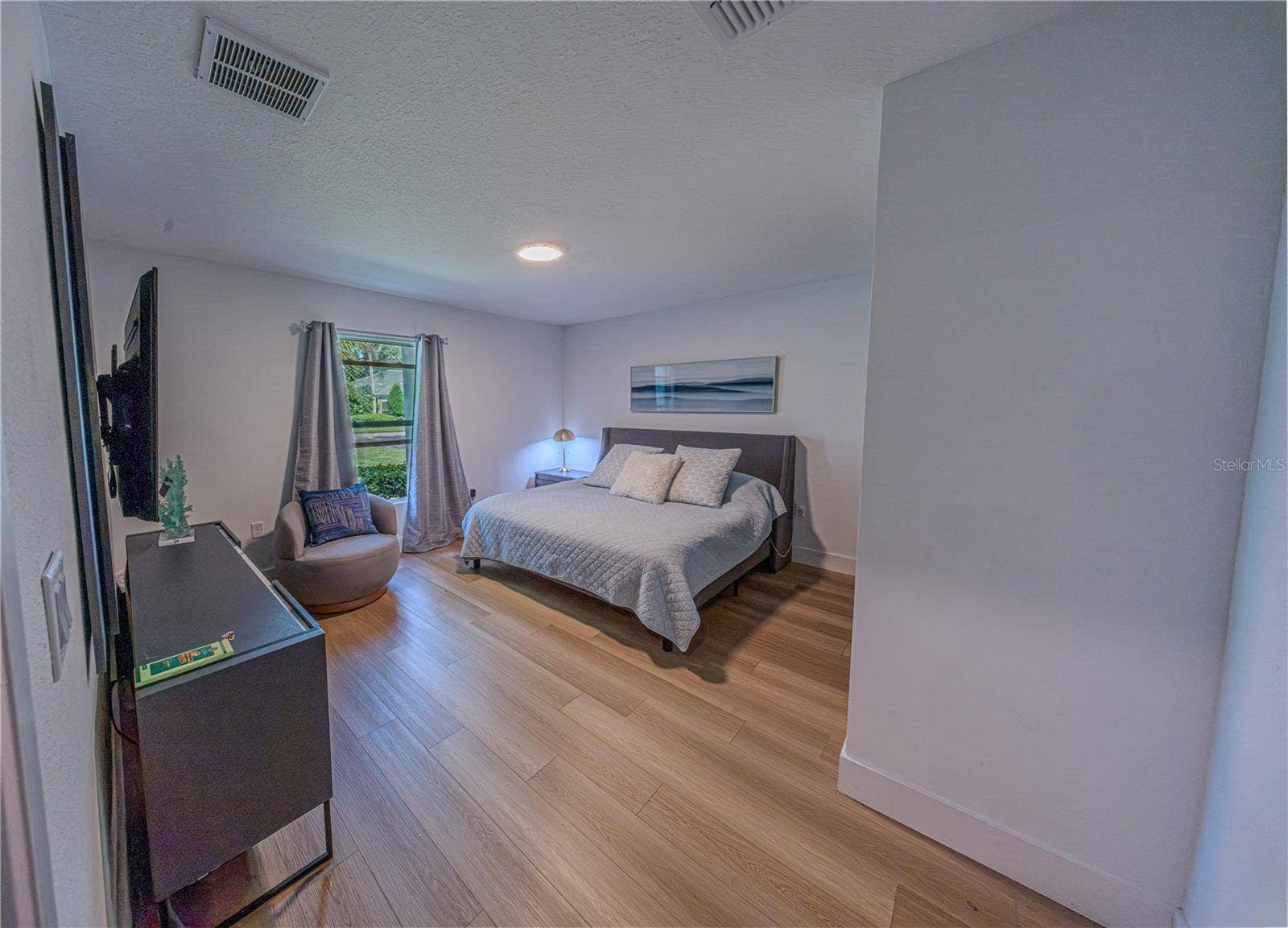 9197 BAY HILL BOULEVARD, Orlando, FL 32819 9197 BAY HILL BOULEVARD, Orlando, FL 32819