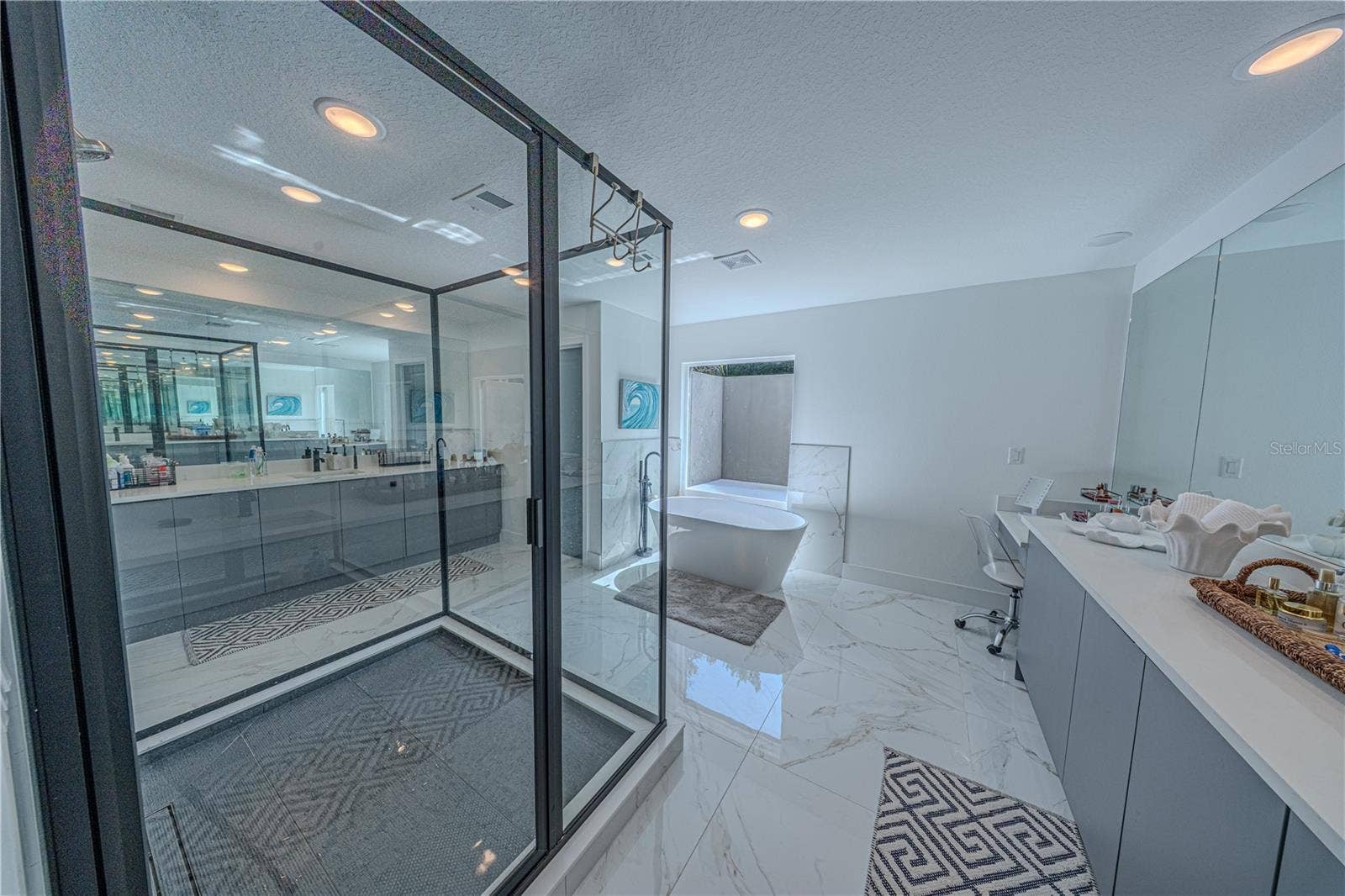9197 BAY HILL BOULEVARD, Orlando, FL 32819 9197 BAY HILL BOULEVARD, Orlando, FL 32819