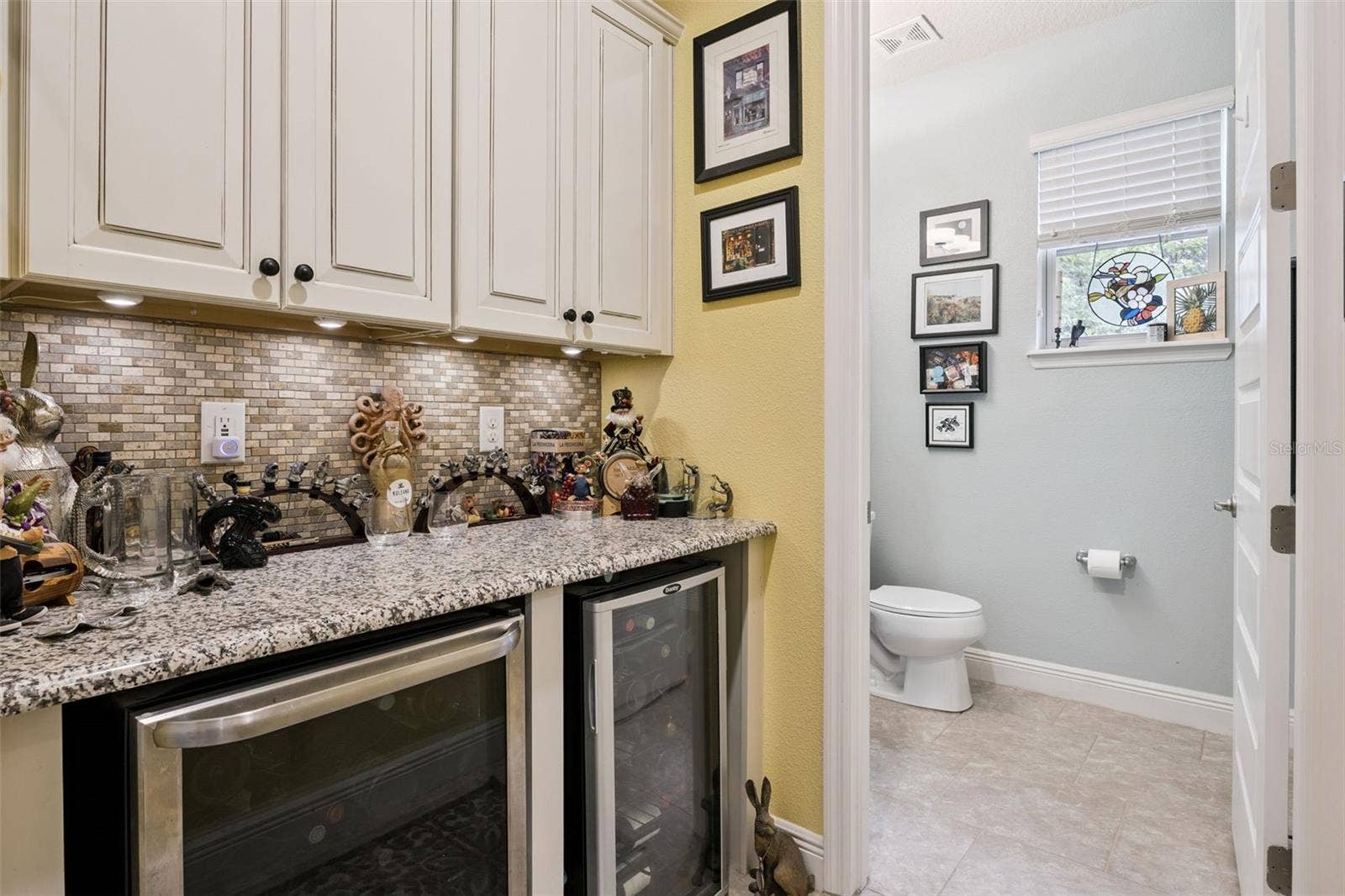 EXTRA Butler Pantry with WIne & Beverage Fridge