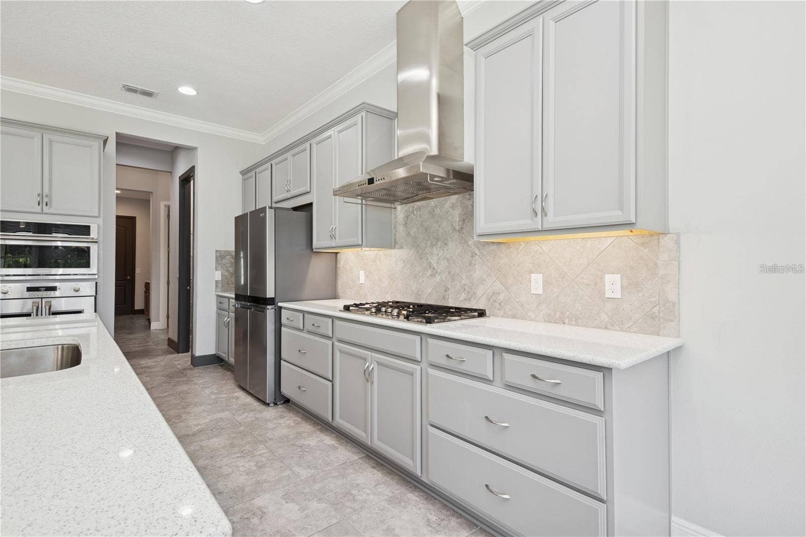 7031 BILLIE COURT, Winter Garden, FL 34787 Gas stove