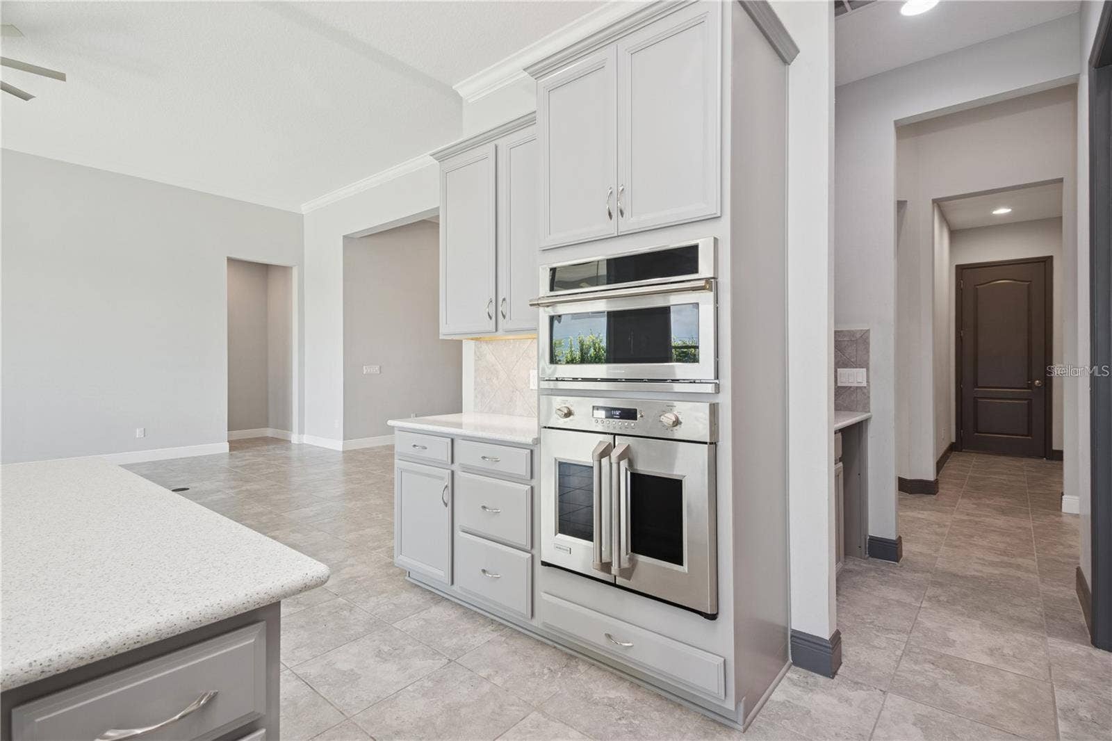 7031 BILLIE COURT, Winter Garden, FL 34787 Gorgeous double door oven