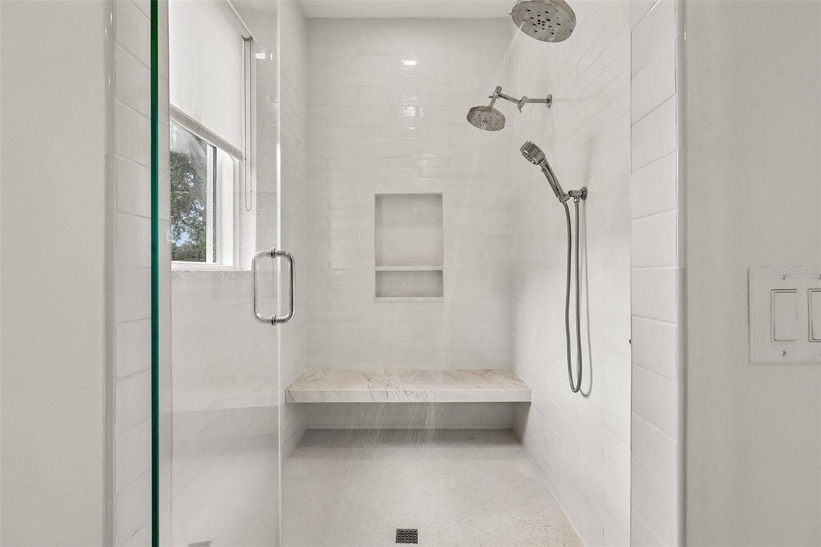 6120 GREATWATER DRIVE, Windermere, FL 34786 6120 GREATWATER DRIVE, Windermere, FL 34786