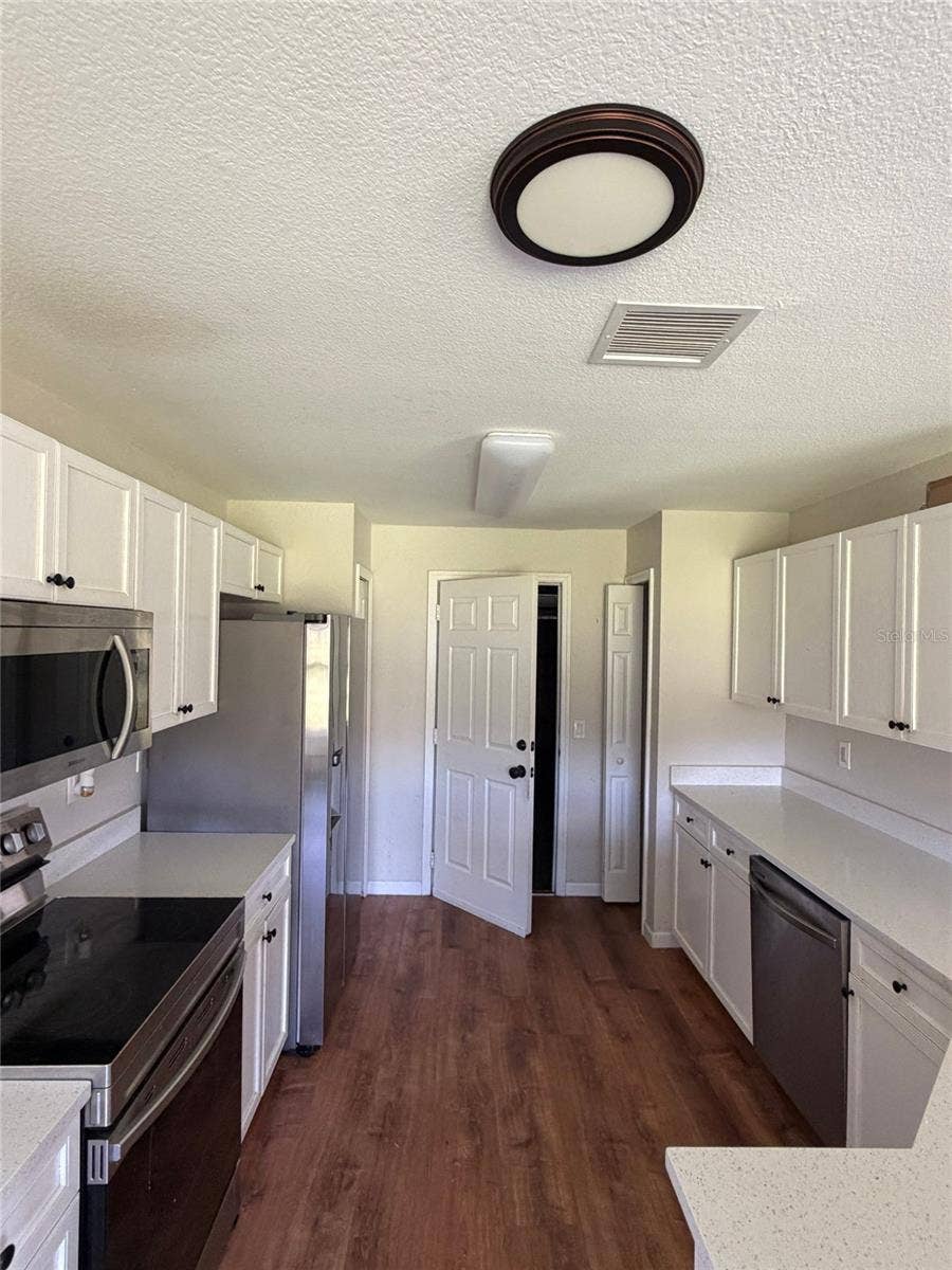 231 GROUPER COURT, Poinciana, FL 34759 Kitchen