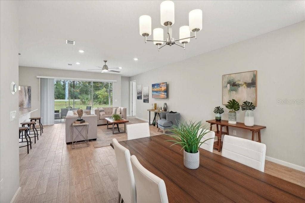Dining / Living Room 2