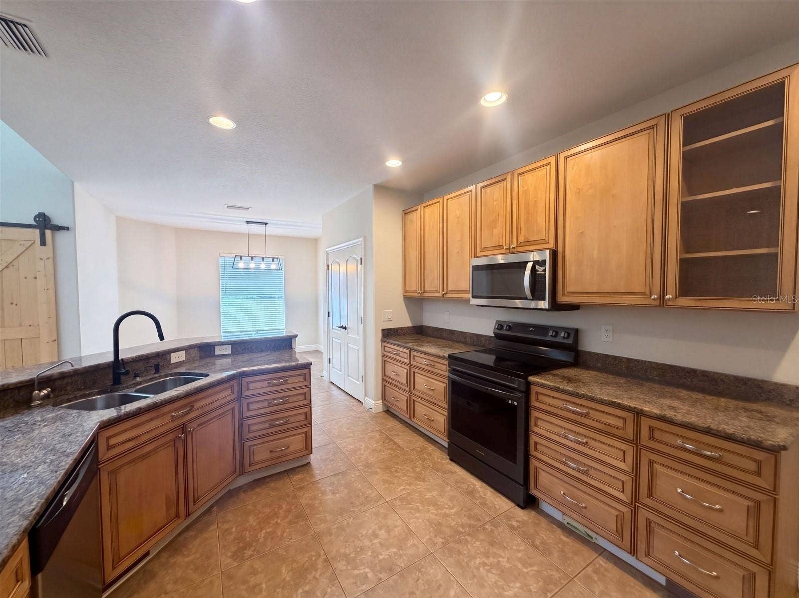 2015 RIVER CROSSING DRIVE, Valrico, FL 33596 2015 RIVER CROSSING DRIVE, Valrico, FL 33596