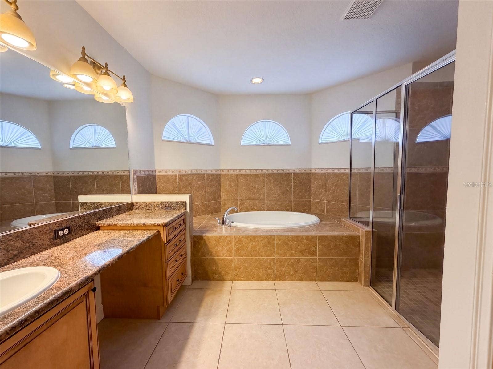 2015 RIVER CROSSING DRIVE, Valrico, FL 33596 2015 RIVER CROSSING DRIVE, Valrico, FL 33596