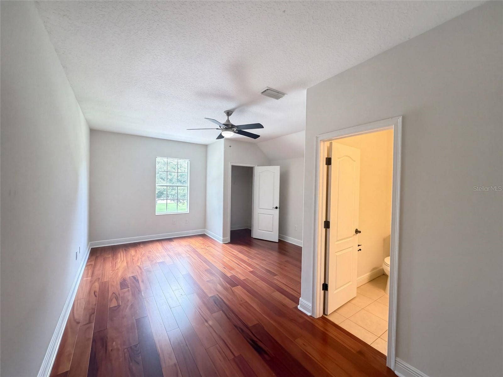 2015 RIVER CROSSING DRIVE, Valrico, FL 33596 2015 RIVER CROSSING DRIVE, Valrico, FL 33596