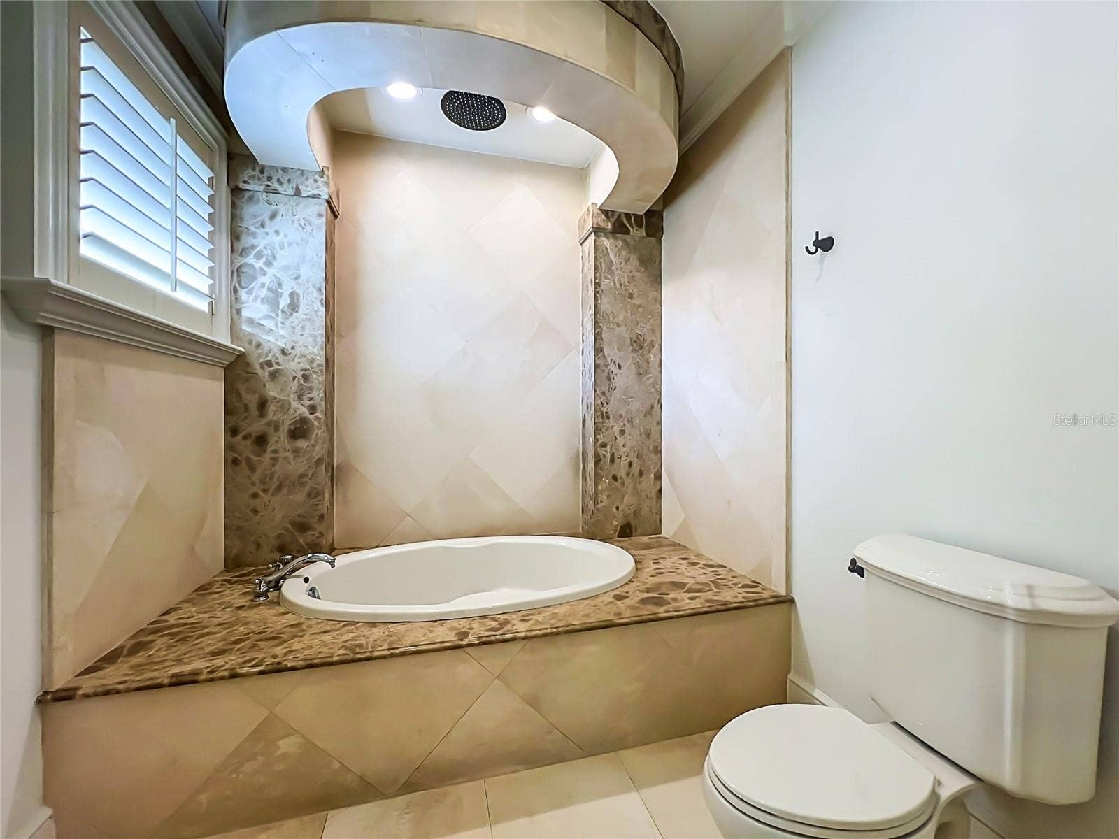 2405 ALAQUA DRIVE, Longwood, FL 32779 2405 ALAQUA DRIVE, Longwood, FL 32779