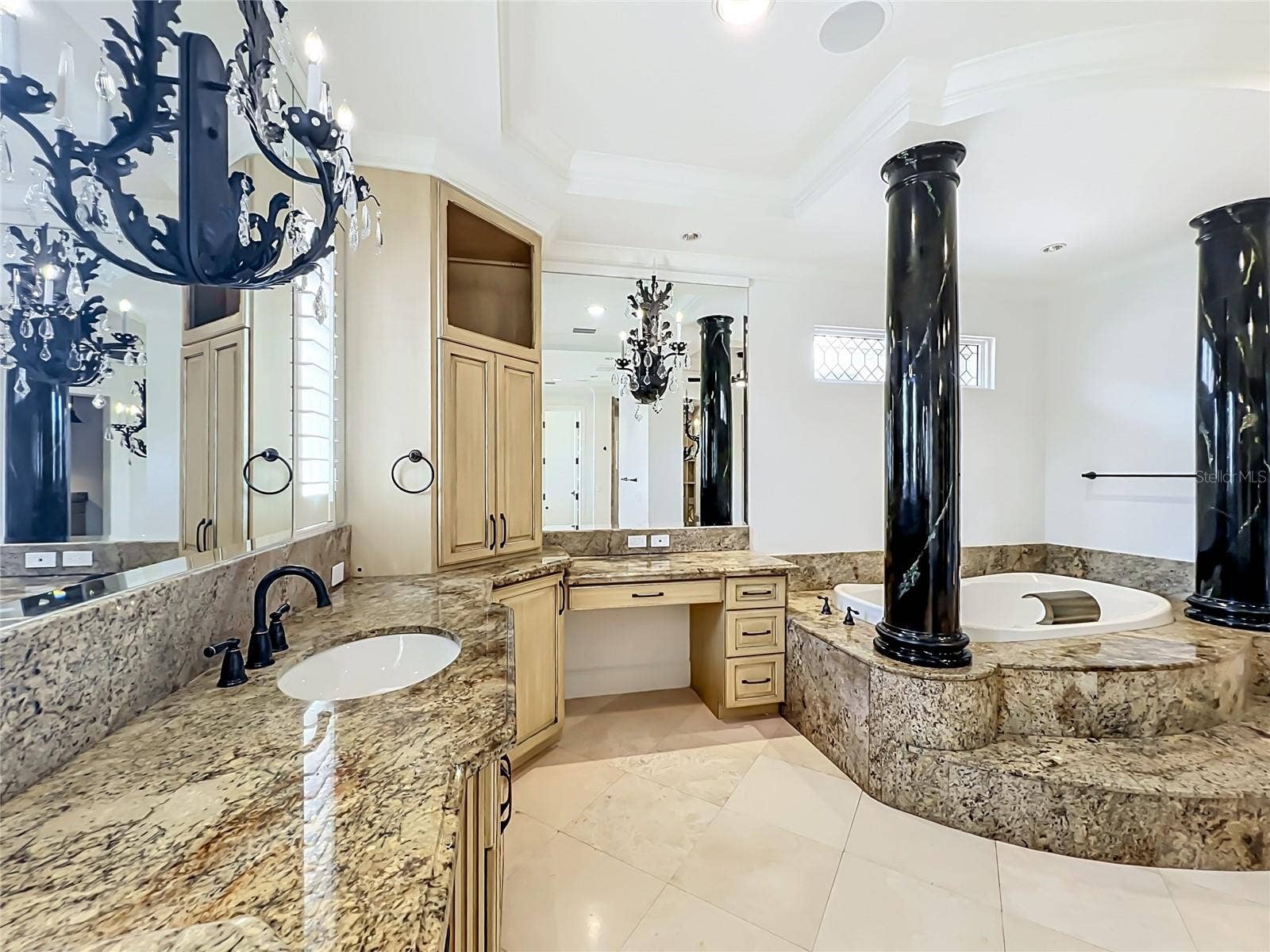 2405 ALAQUA DRIVE, Longwood, FL 32779 primary suite