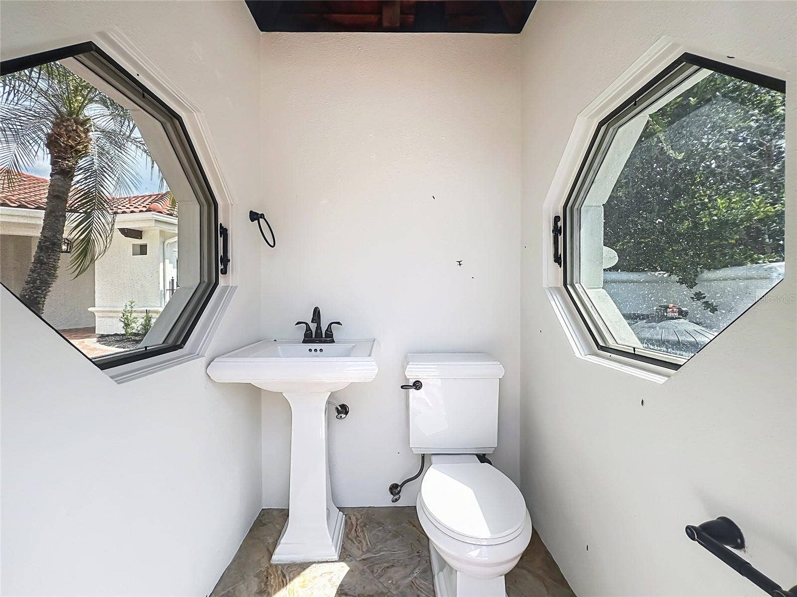 2405 ALAQUA DRIVE, Longwood, FL 32779 exterior pool bath