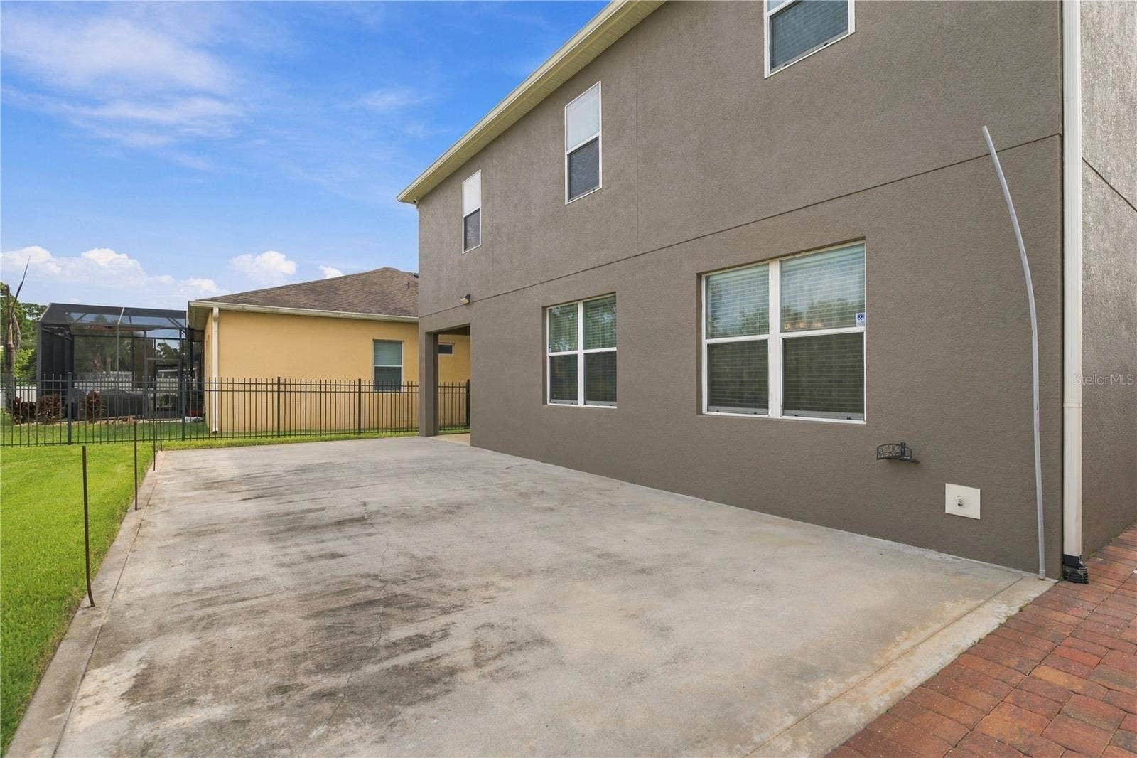 6049 FENDER COURT, Orlando, FL 32837 6049 FENDER COURT, Orlando, FL 32837