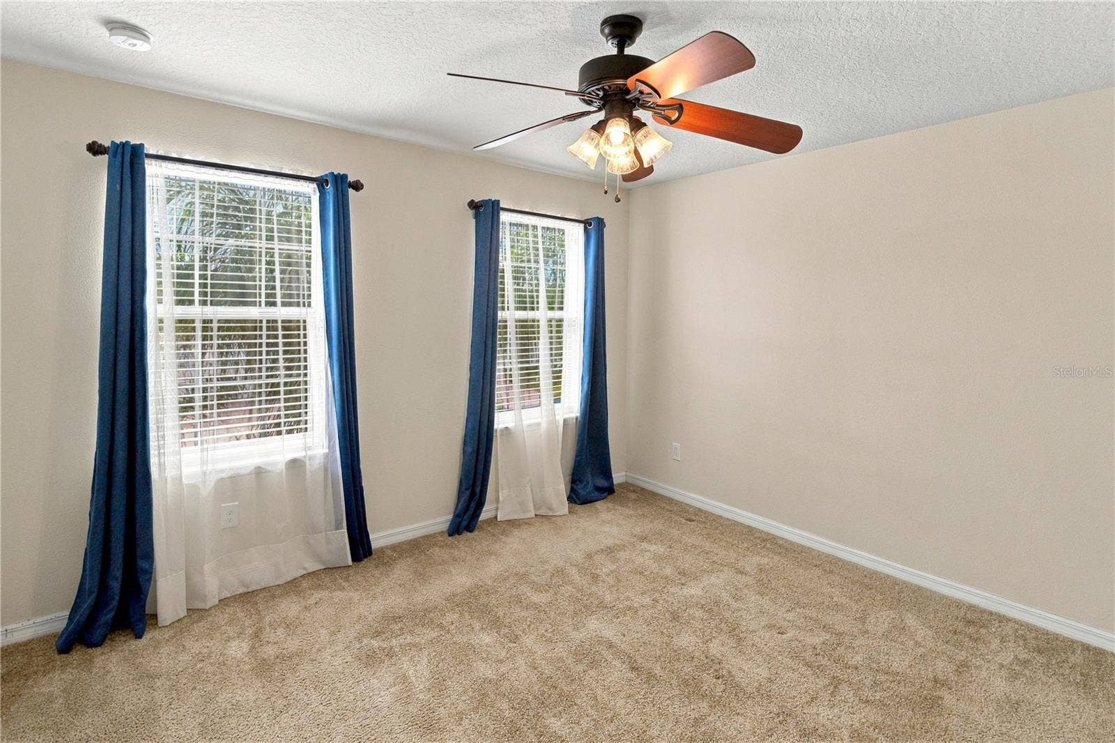 6049 FENDER COURT, Orlando, FL 32837 6049 FENDER COURT, Orlando, FL 32837