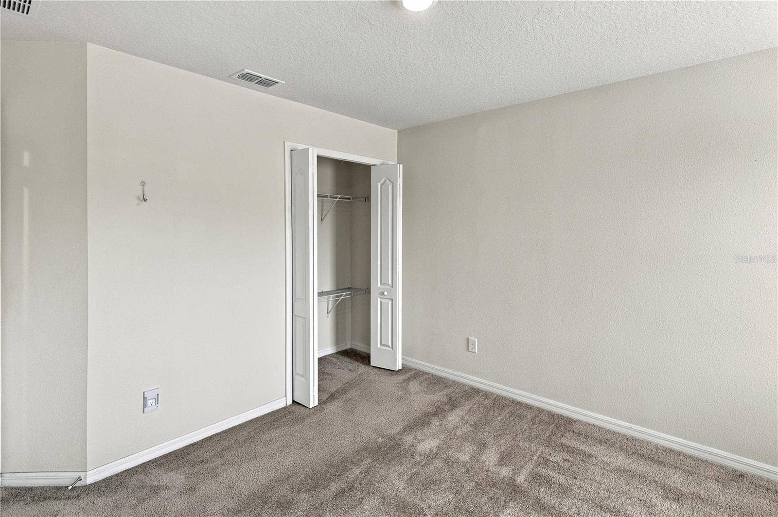 6049 FENDER COURT, Orlando, FL 32837 6049 FENDER COURT, Orlando, FL 32837