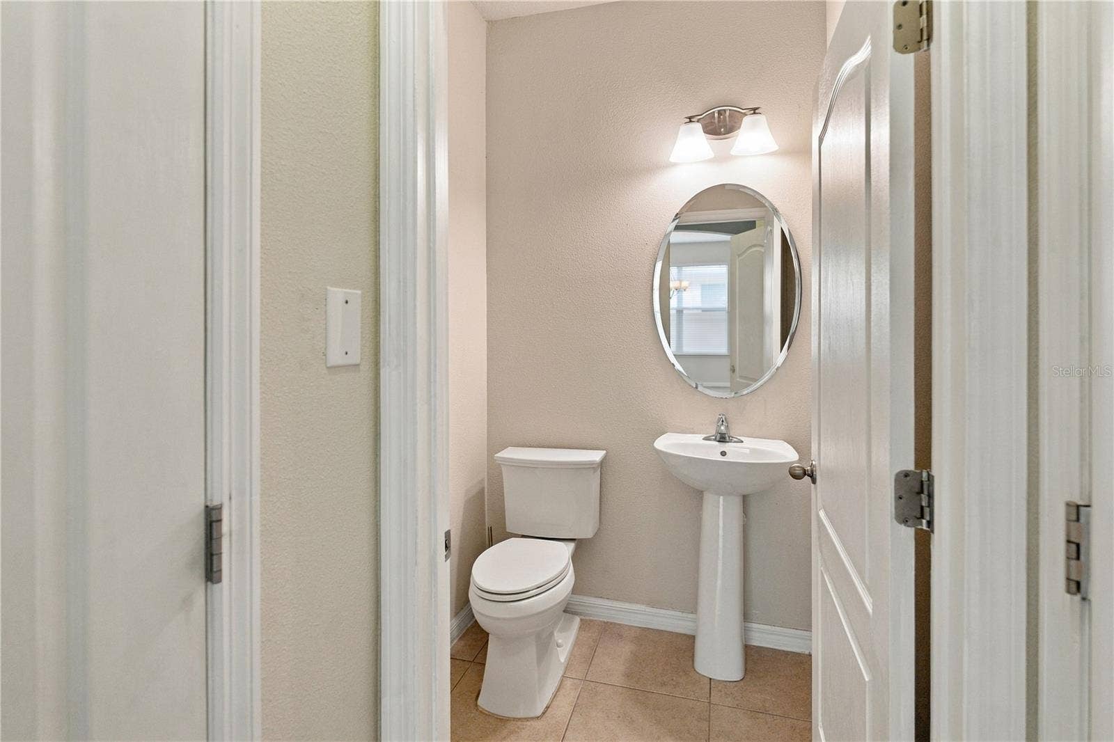 6049 FENDER COURT, Orlando, FL 32837 6049 FENDER COURT, Orlando, FL 32837