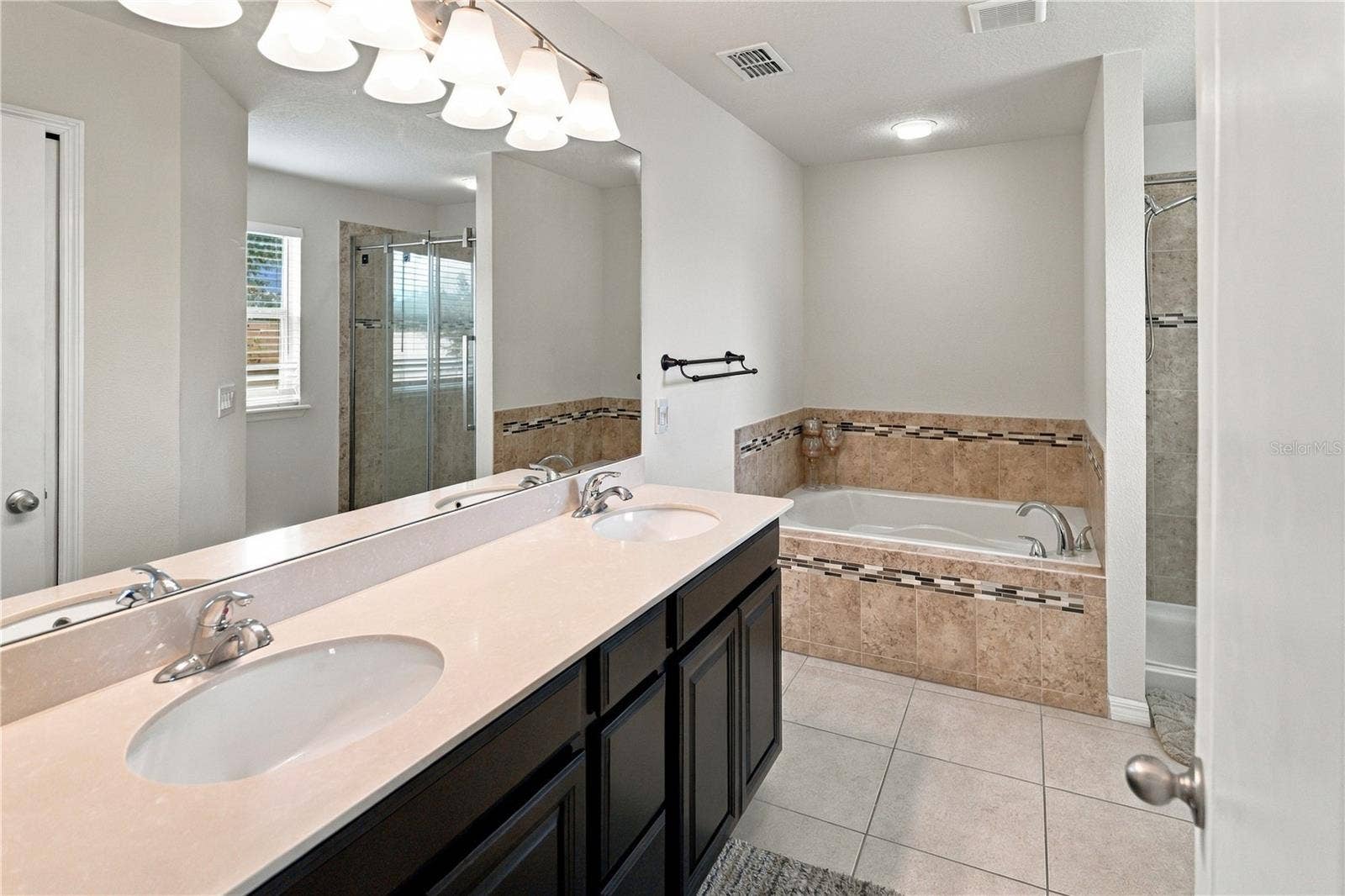 6049 FENDER COURT, Orlando, FL 32837 6049 FENDER COURT, Orlando, FL 32837