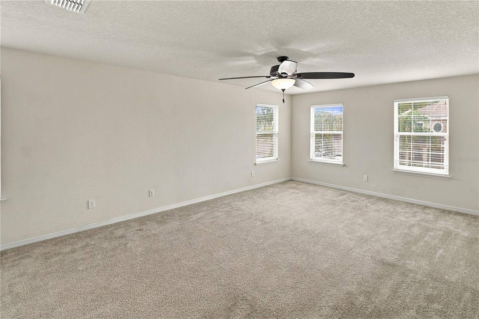 6049 FENDER COURT, Orlando, FL 32837 6049 FENDER COURT, Orlando, FL 32837