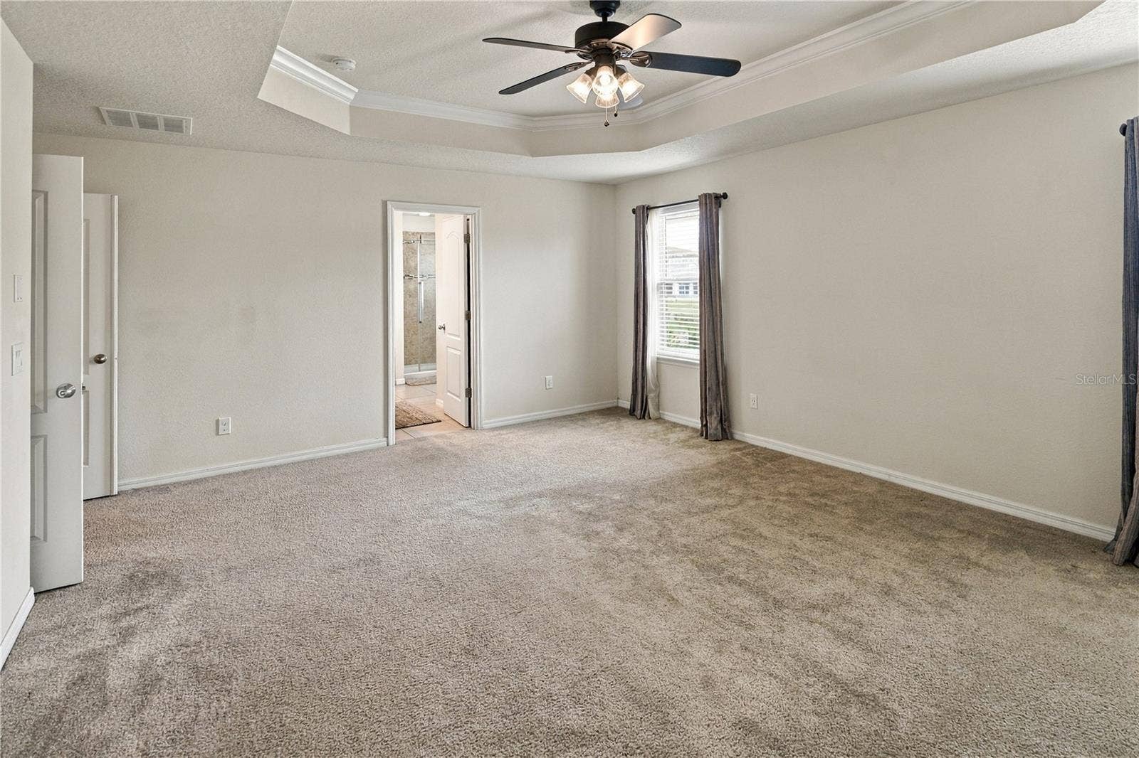 6049 FENDER COURT, Orlando, FL 32837 6049 FENDER COURT, Orlando, FL 32837