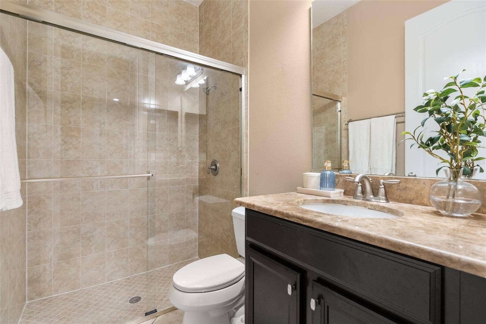 1260 BELLA VISTA CIRCLE, Longwood, FL 32779 Downstairs guest bathroom