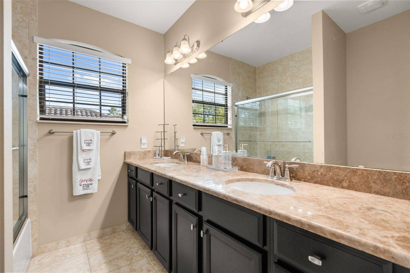 1260 BELLA VISTA CIRCLE, Longwood, FL 32779 Upstairs guest bathroom