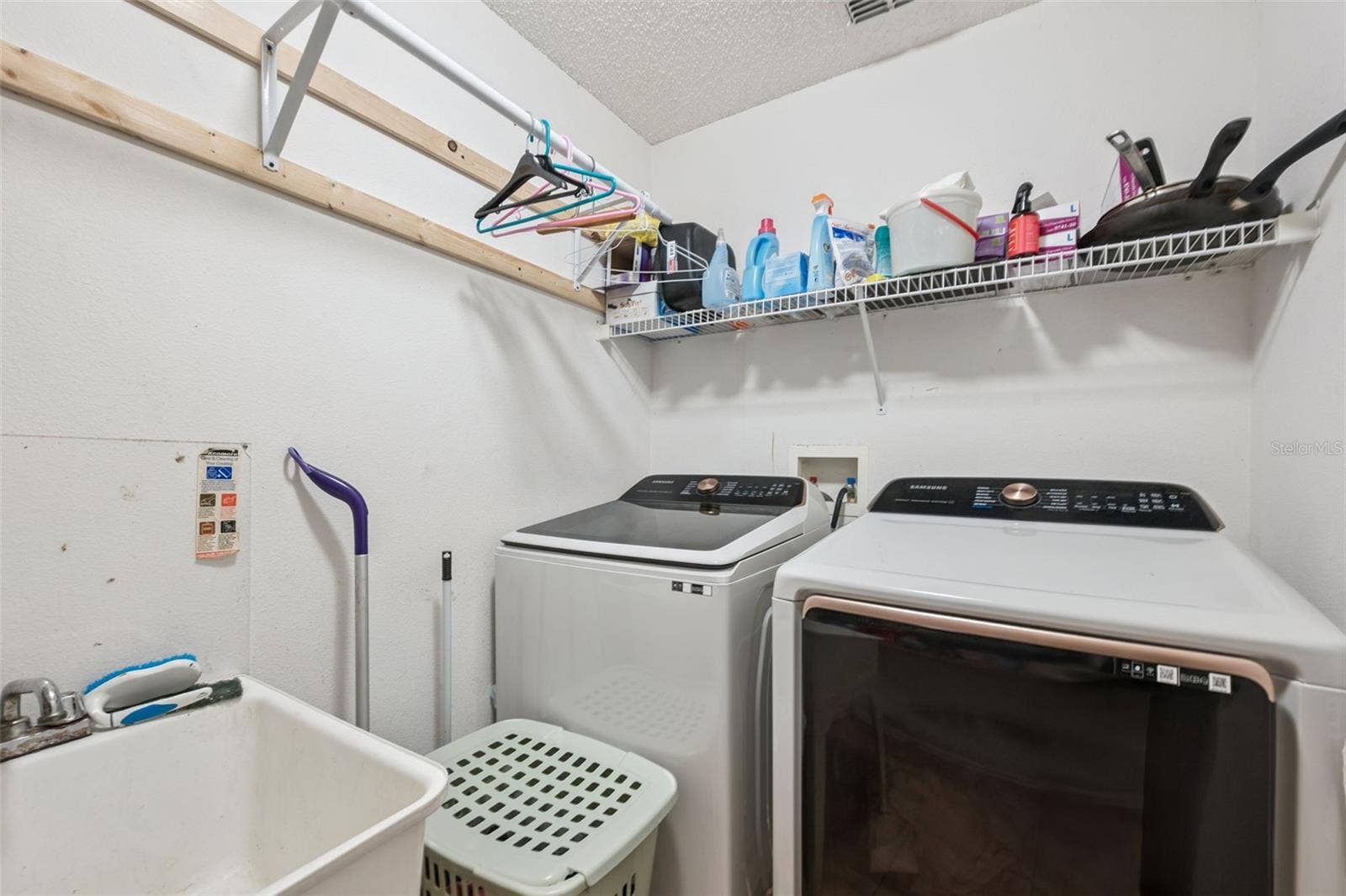 1134 KEMPTON CHASE PARKWAY, Orlando, FL 32837 1134 KEMPTON CHASE PARKWAY, Orlando, FL 32837