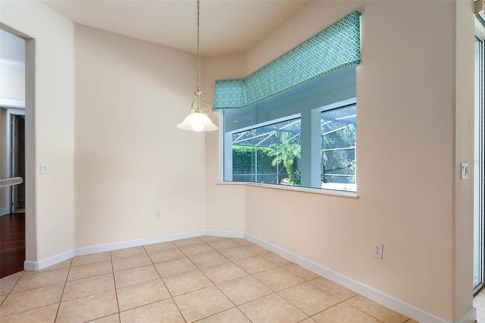 11727 DELWICK DRIVE, Windermere, FL 34786 Dinette