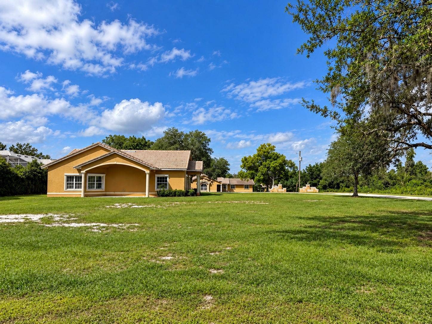 4200 & 4210 S HIAWASSEE ROAD, Orlando, FL 32835 4200 & 4210 S HIAWASSEE ROAD, Orlando, FL 32835