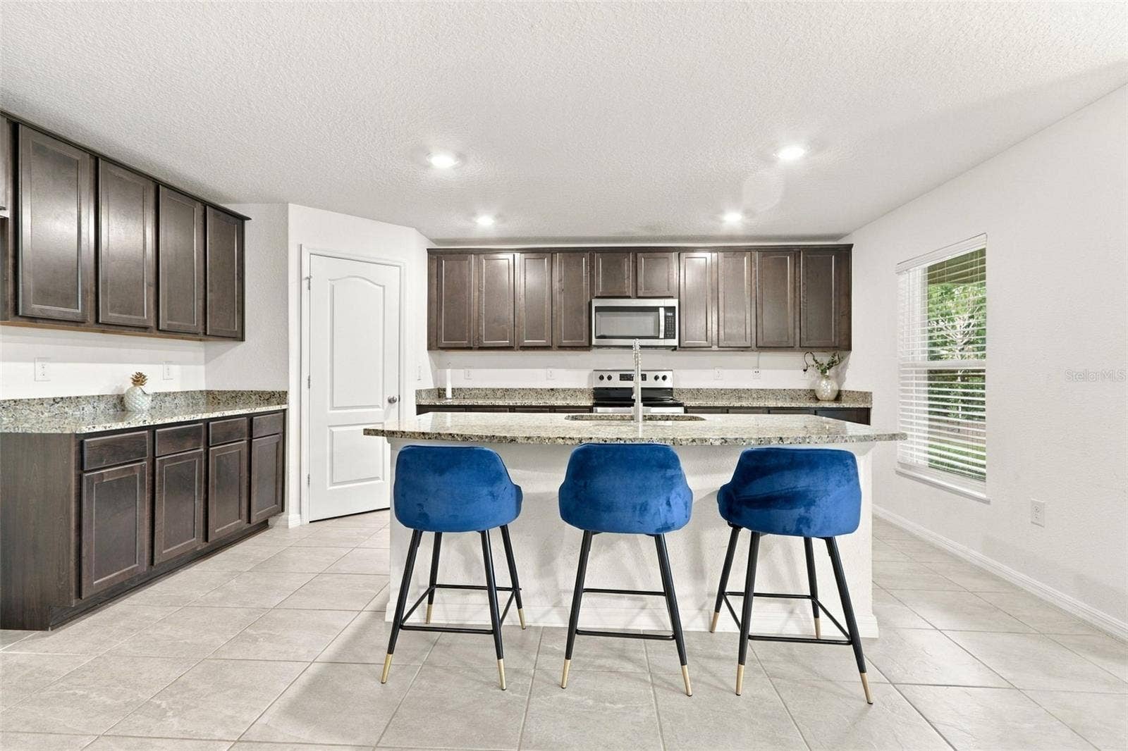 71 ROYAL OAK DRIVE, Palm Coast, FL 32164 71 ROYAL OAK DRIVE, Palm Coast, FL 32164
