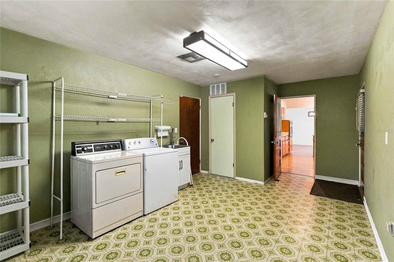 804 GREENWOOD STREET, Orlando, FL 32801 804 GREENWOOD STREET, Orlando, FL 32801