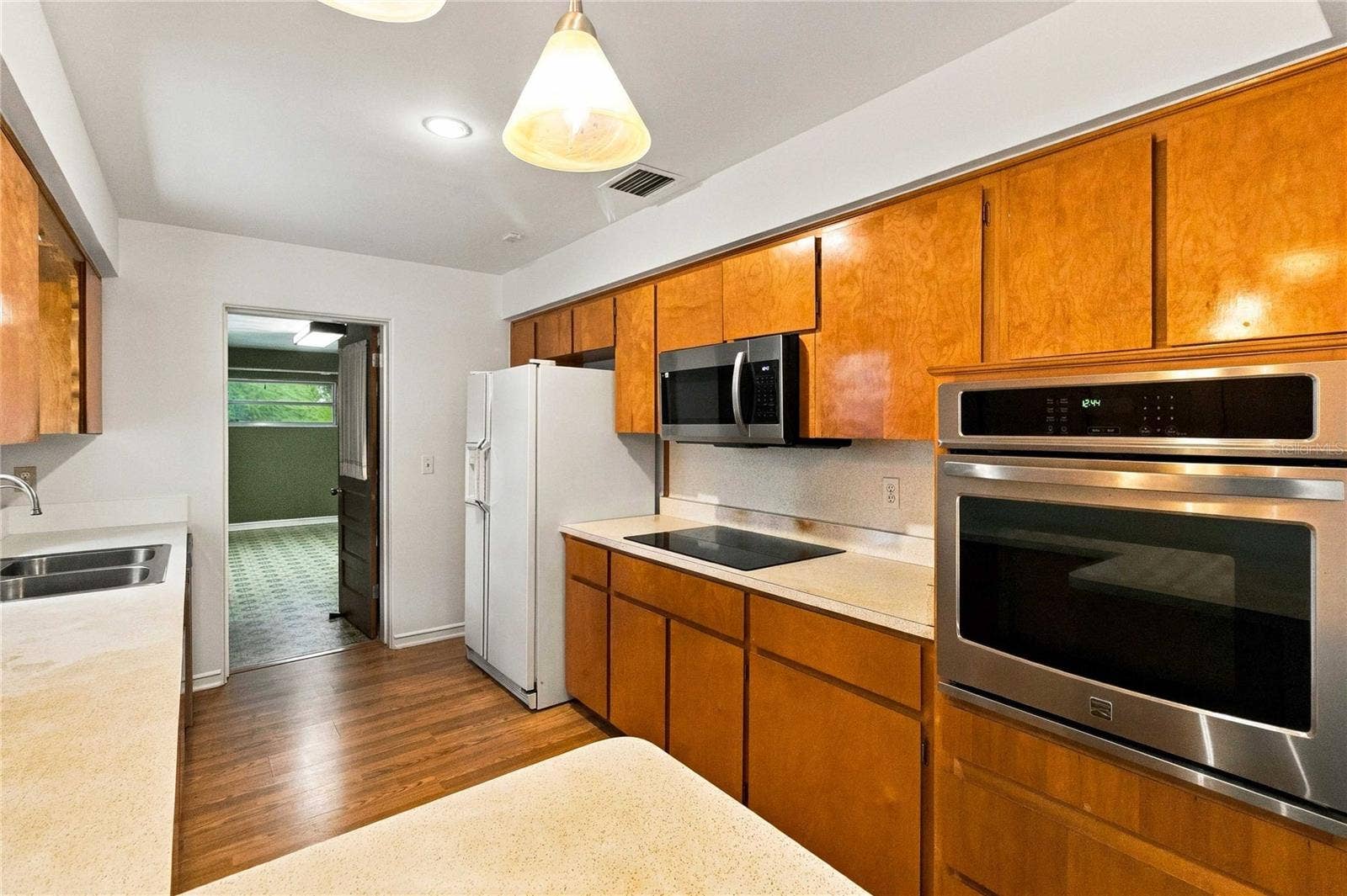 804 GREENWOOD STREET, Orlando, FL 32801 804 GREENWOOD STREET, Orlando, FL 32801