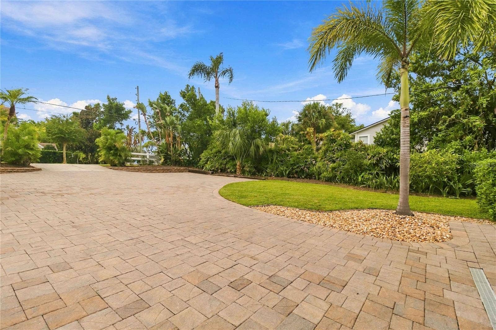 619 GATLIN AVENUE, Orlando, FL 32806