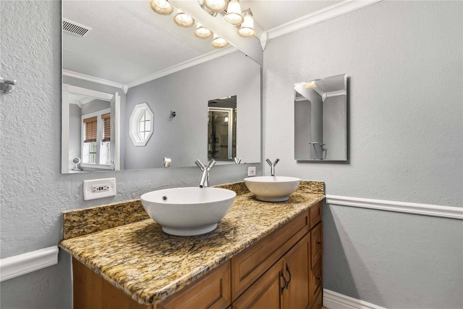 619 GATLIN AVENUE, Orlando, FL 32806