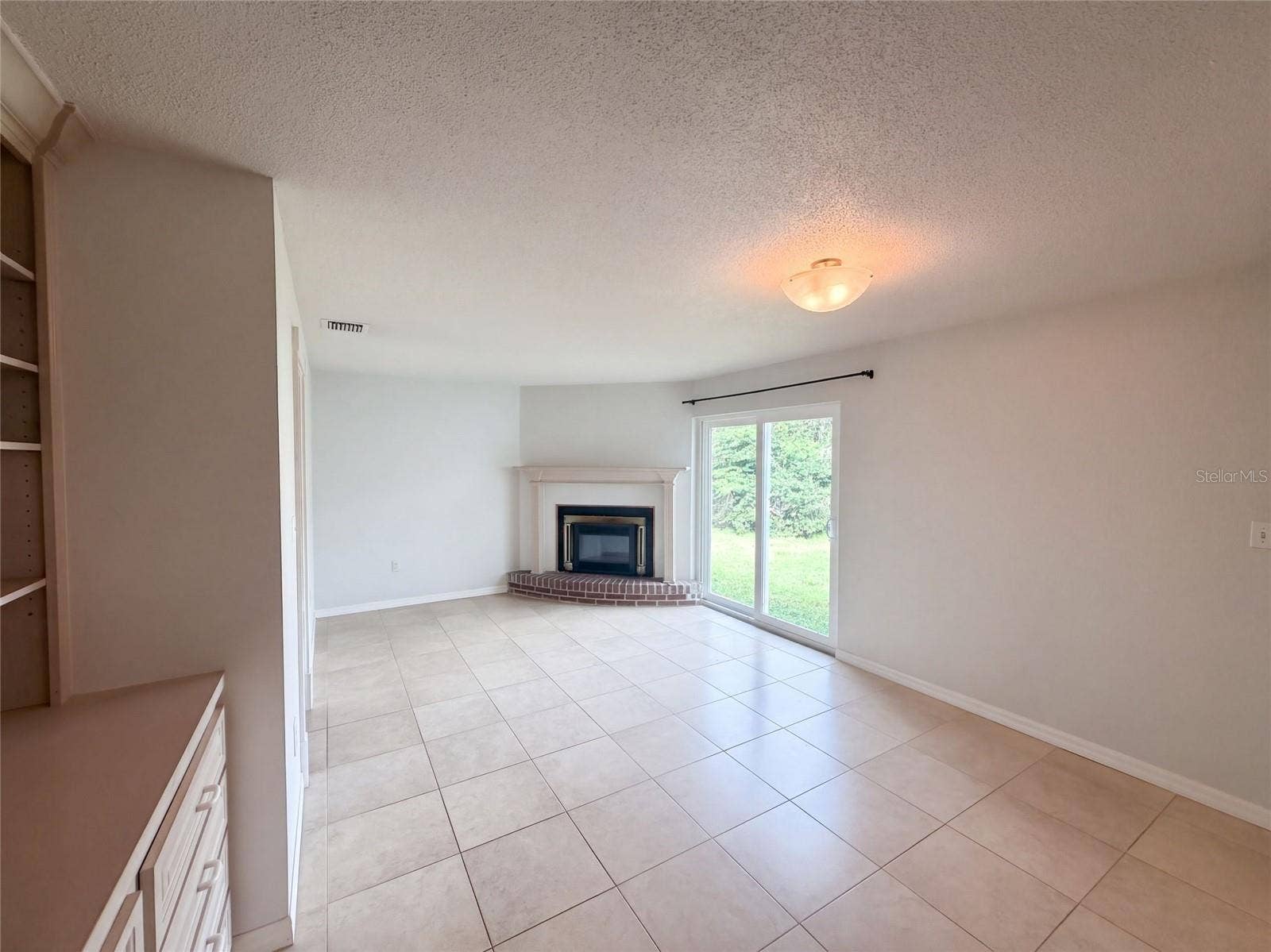 2716 CHARLESTON DRIVE, Plant City, FL 33563 2716 CHARLESTON DRIVE, Plant City, FL 33563