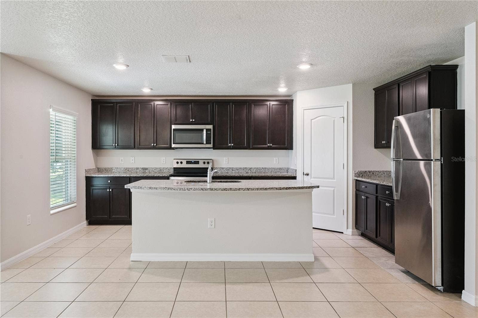 1694 HIDEAWAY FLAT STREET, Mascotte, FL 34753