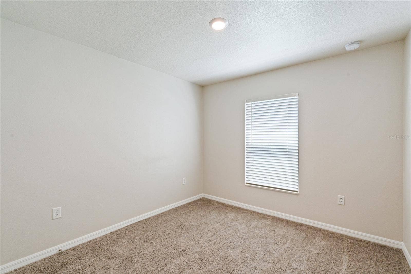 1694 HIDEAWAY FLAT STREET, Mascotte, FL 34753