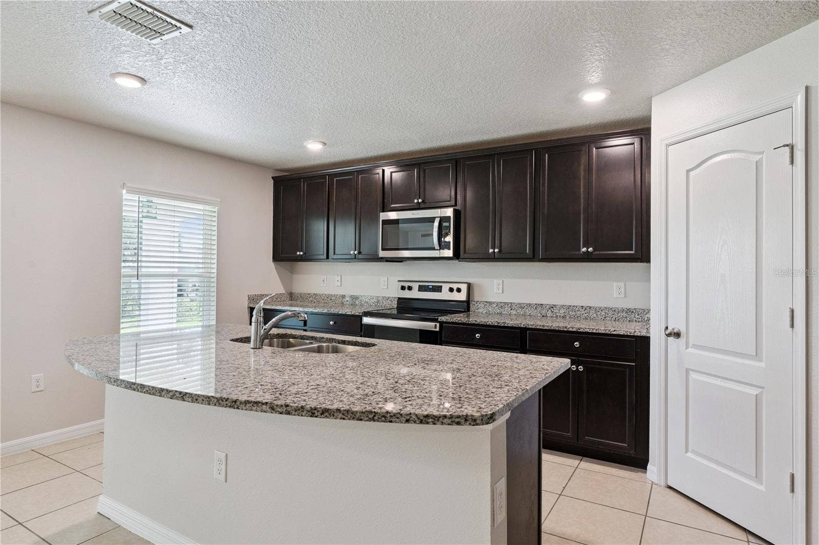 1694 HIDEAWAY FLAT STREET, Mascotte, FL 34753