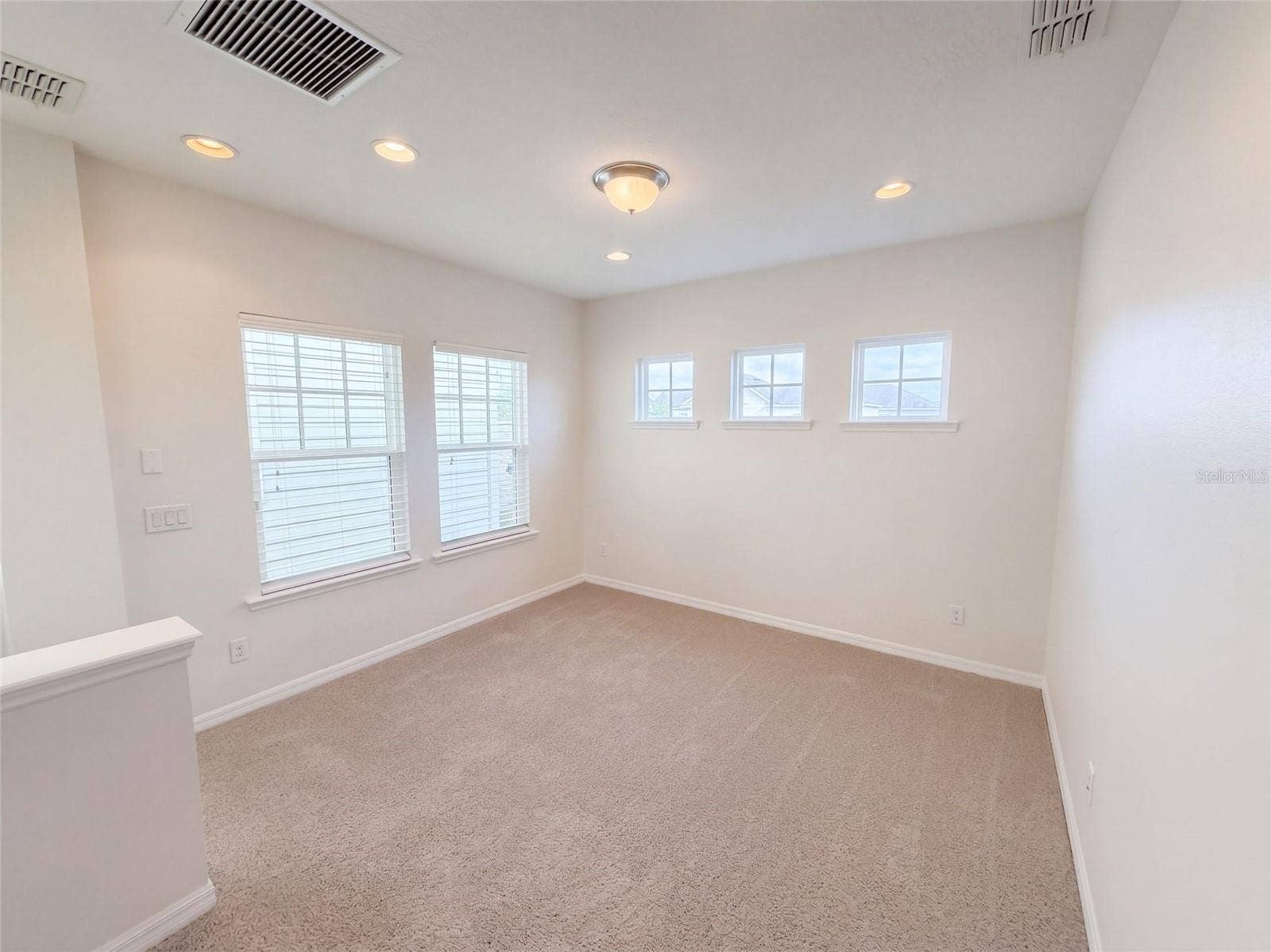 8231 LAUREATE BOULEVARD, Orlando, FL 32827 8231 LAUREATE BOULEVARD, Orlando, FL 32827
