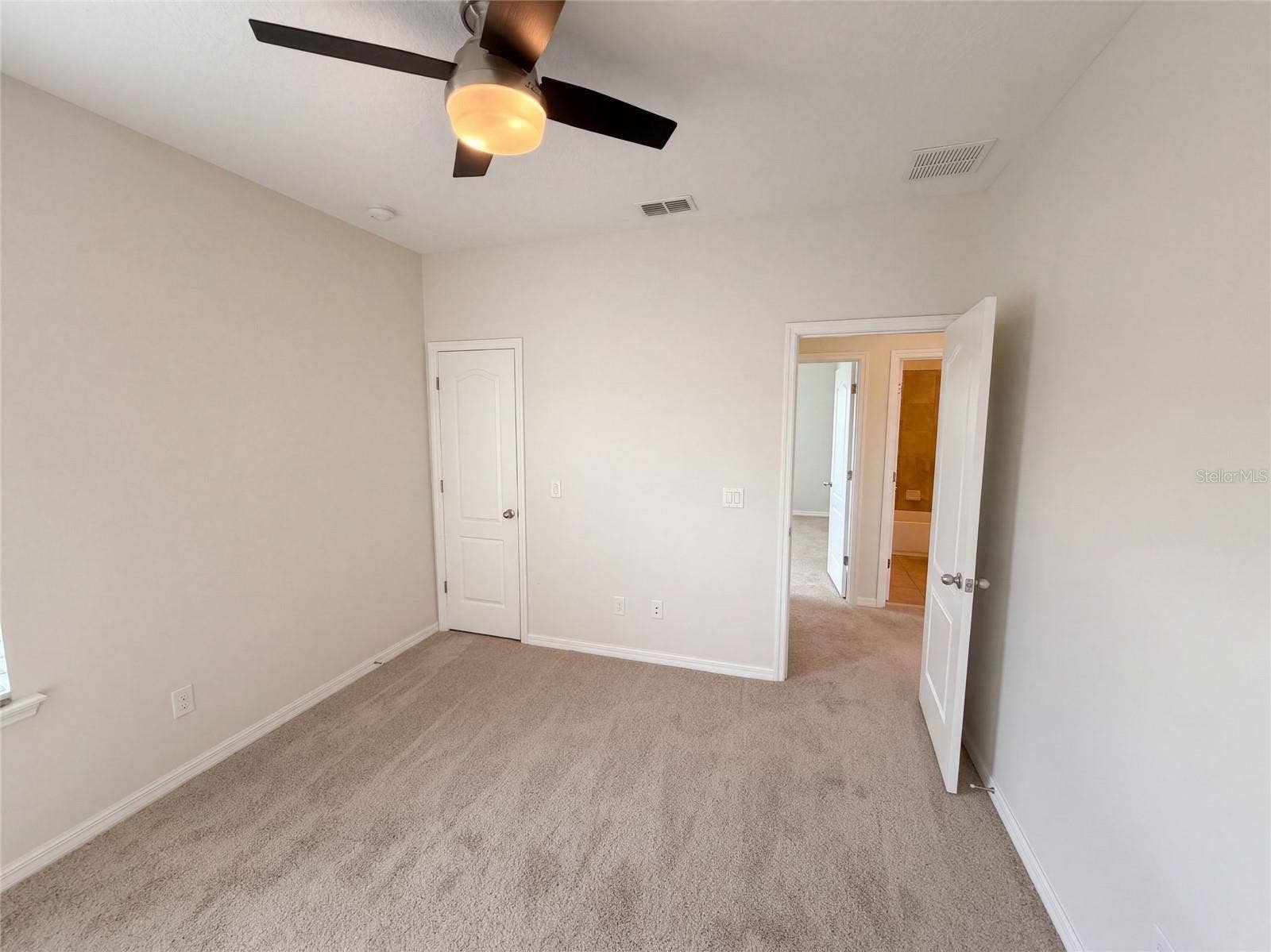 8231 LAUREATE BOULEVARD, Orlando, FL 32827 8231 LAUREATE BOULEVARD, Orlando, FL 32827