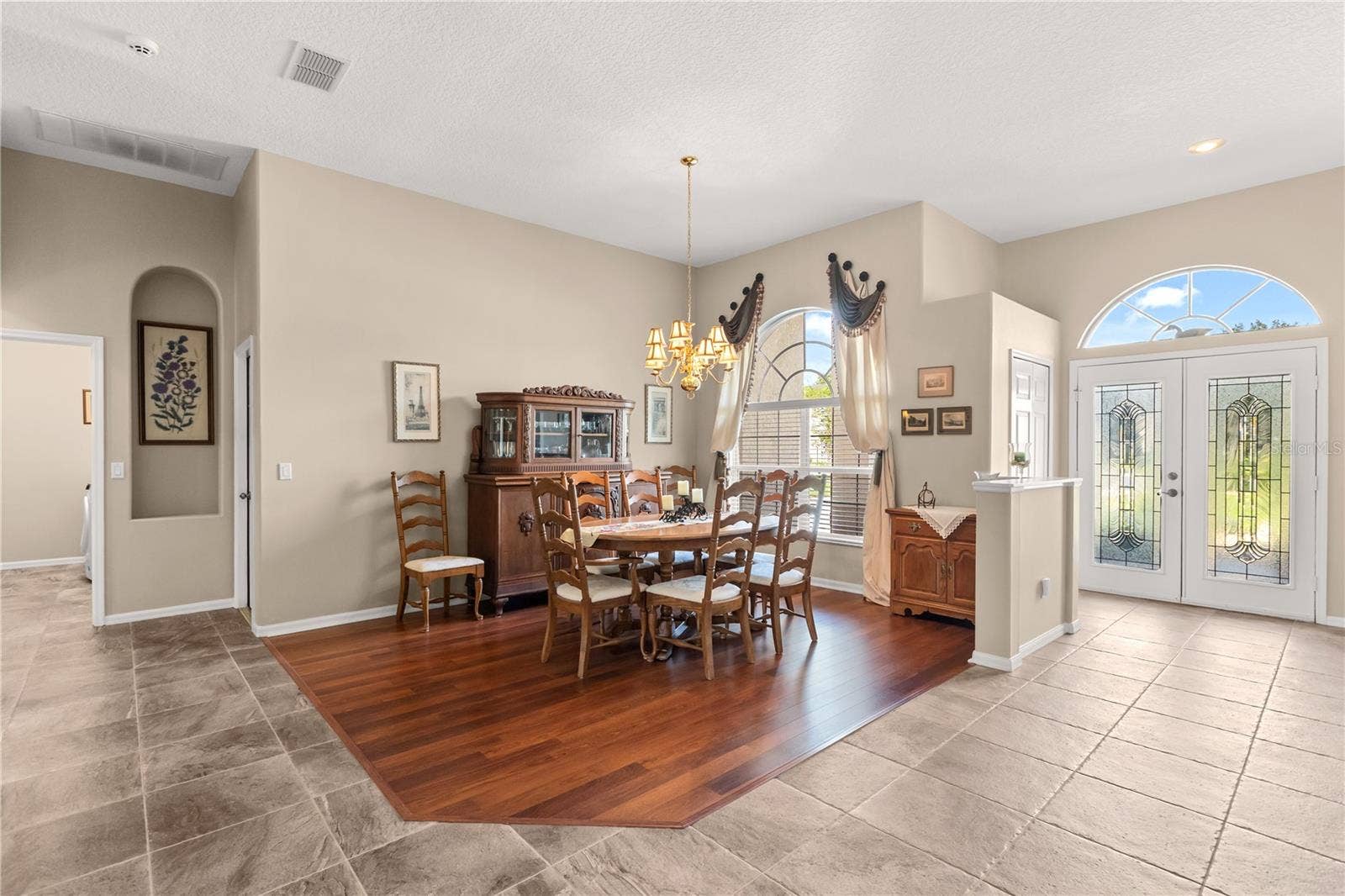 So much natural light and space!