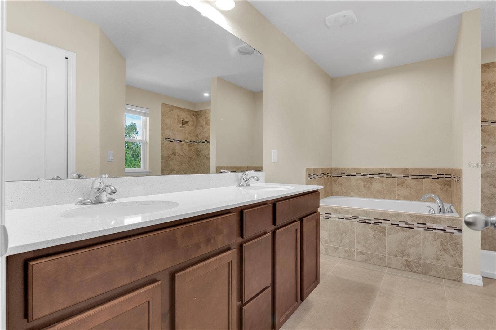 17104 GOLDCREST LOOP, Clermont, FL 34714 17104 GOLDCREST LOOP, Clermont, FL 34714