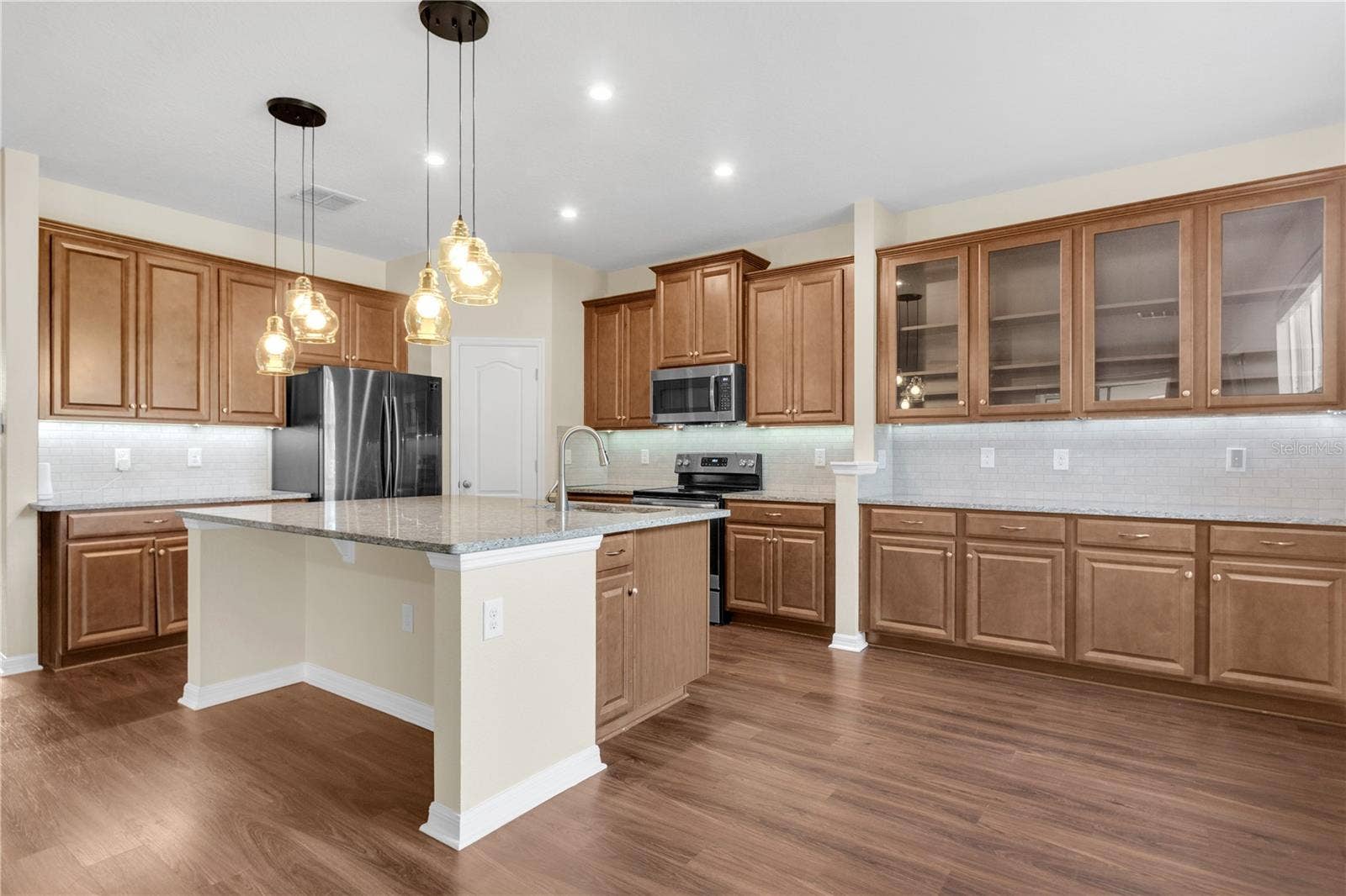 17104 GOLDCREST LOOP, Clermont, FL 34714 17104 GOLDCREST LOOP, Clermont, FL 34714