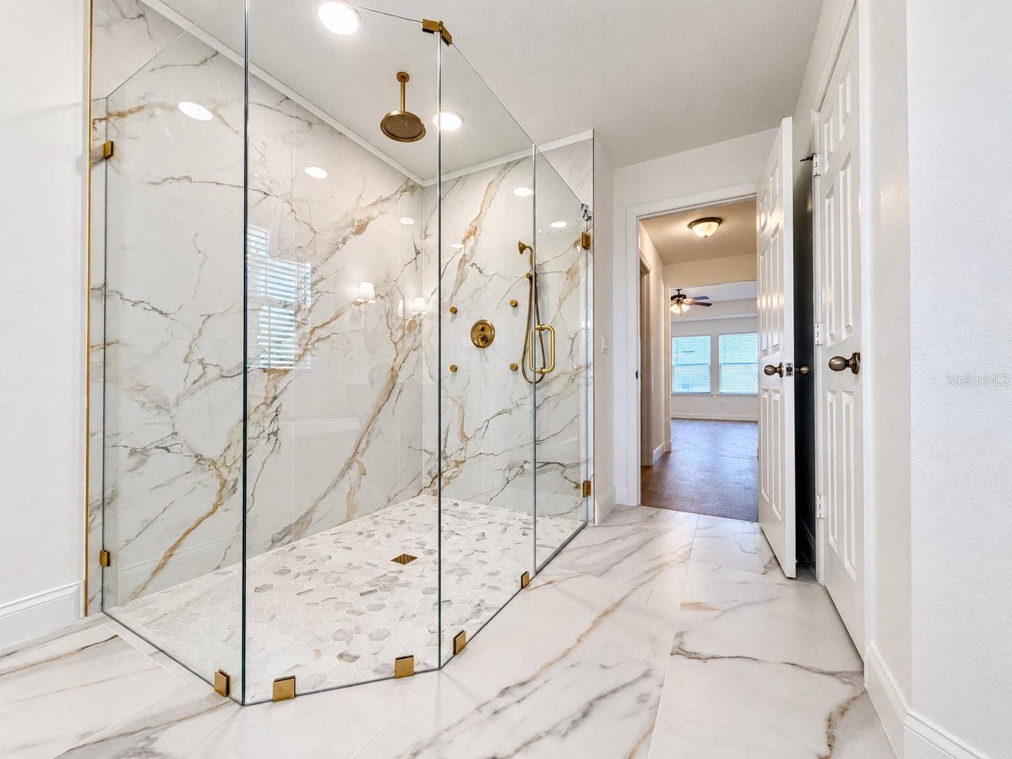 3611 MT VERNON WAY, Kissimmee, FL 34741 3611 MT VERNON WAY, Kissimmee, FL 34741