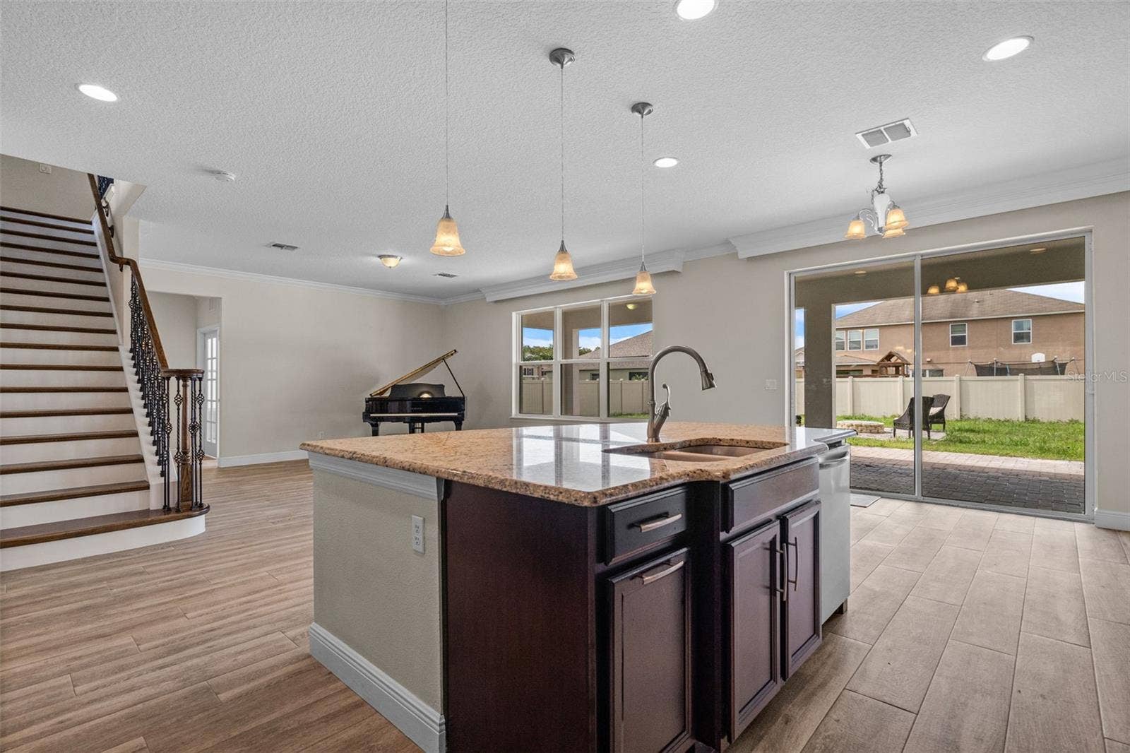 3611 MT VERNON WAY, Kissimmee, FL 34741 3611 MT VERNON WAY, Kissimmee, FL 34741