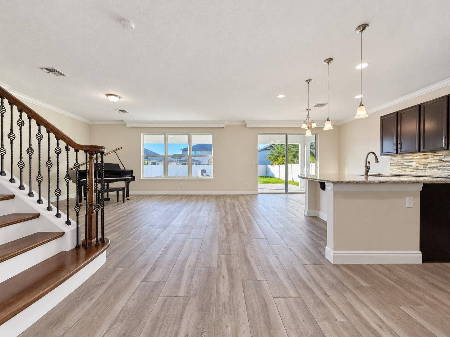 3611 MT VERNON WAY, Kissimmee, FL 34741 3611 MT VERNON WAY, Kissimmee, FL 34741