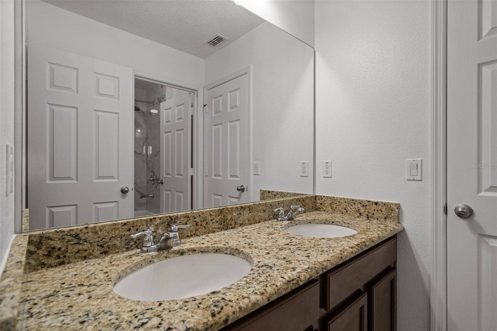 3611 MT VERNON WAY, Kissimmee, FL 34741 3611 MT VERNON WAY, Kissimmee, FL 34741