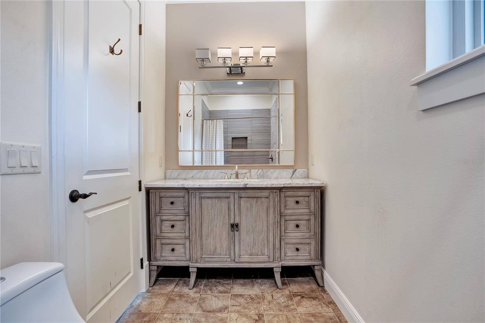 8804 BAY HILL BOULEVARD, Orlando, FL 32819 8804 BAY HILL BOULEVARD, Orlando, FL 32819